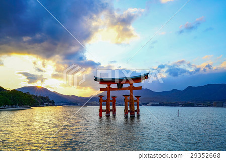 Itsukushima Shrine Otorii 29352668