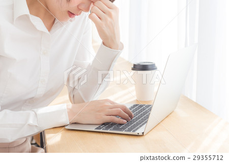 Female cafe 29355712