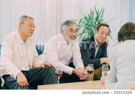 Japanese senior drinking party 29357209