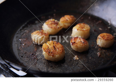 Scallops fried in pan 29359260