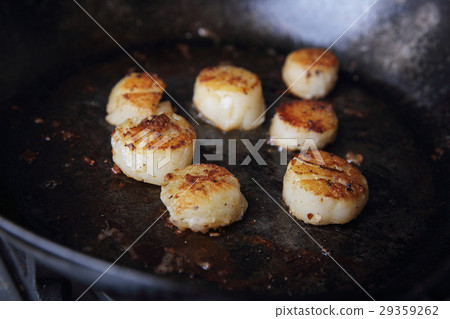 Scallops fried in pan Scallops fried in pan 29359262