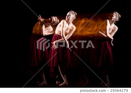 The sensual and emotional dance of beautiful The sensual and emotional dance of beautiful 29364279