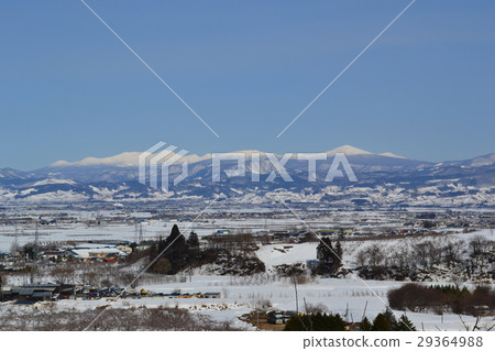 View of Hakkoda mountains of snow from Hirosaki 29364988