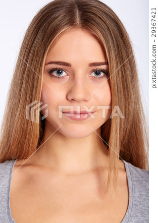 Young girl portrait Young girl portrait 29367421