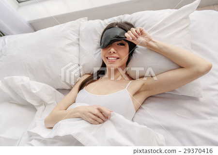Outgoing woman waking up after dream Outgoing woman waking up after dream 29370416