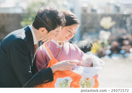 shrine visit, baby, infant 29371572