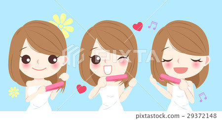 woman use straightener woman use straightener 29372148