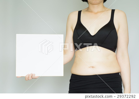 中年婦女的胖乎乎的肚子 29372292