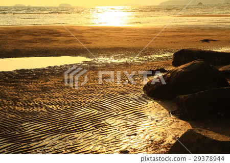 在日落時的潮汐 29378944