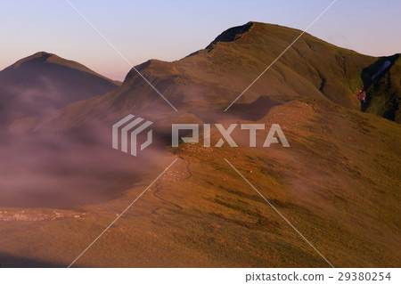 Iidake's mountains of clouds flowing evening lights · Kitaatake 29380254