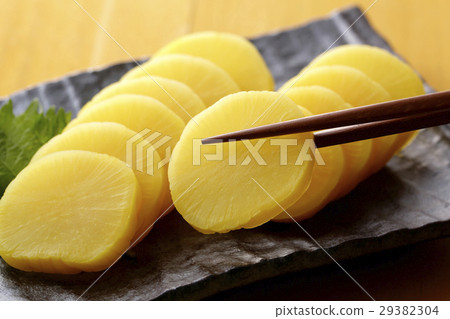 Pickled radish  29382304
