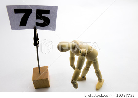 老人多大了？ 29387755