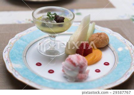 Dessert sweet ice fruit 29387767