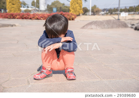 Boy cries 29389680