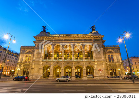 Vienna State Opera at night, Austria Vienna State Opera at night, Austria 29390011