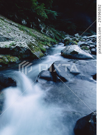 Mountain stream 29396892