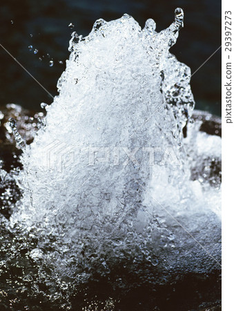 泉水 泉水 29397273