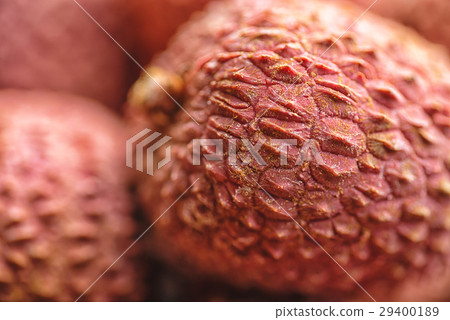 Lichee on wooden table, litchi, lychee fruit detai 29400189