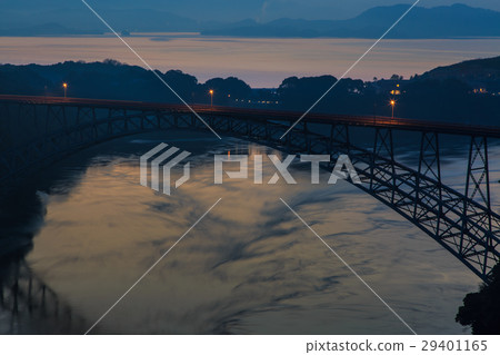 Saikai橋的黎明和日出從Saikai的山頂從天文台 29401165