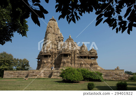 Kandanya Mahadeva Temple in Khajuraho Kandanya Mahadeva Temple in Khajuraho 29401922