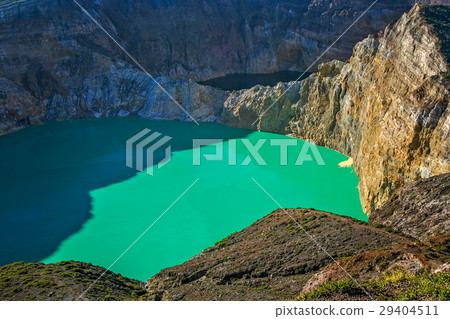 Kelimutu at sunrise 29404511