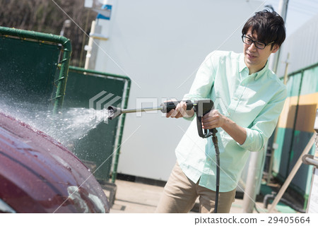 Young man to wash 29405664