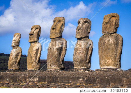 Moais statues, ahu Tongariki, easter island 29408510