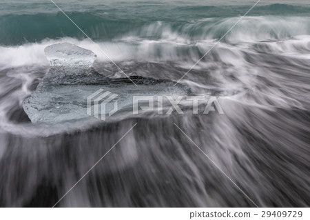 Iceberg Diamond beach Iceland 29409729
