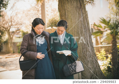 parenthood, parent and child, mother and child 29409983