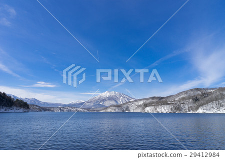 Nojiri Lake in winter 29412984