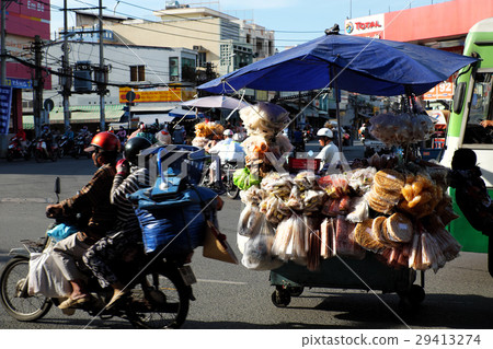 Vietnamese street vendor at Cho Lon market, 29413274