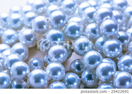 White pearl in toning 29422691