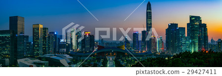 在深圳中心的晚上風景，中國魔術小時大全景 29427411