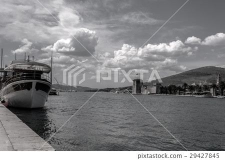 [單色]特羅吉爾市容 29427845