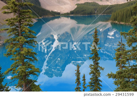 Canadian Rockies: Moraine Lake 29431599