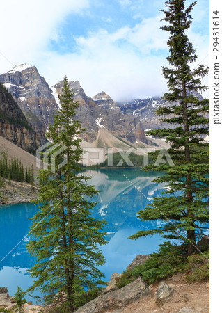 Canadian Rockies: Moraine Lake 29431614