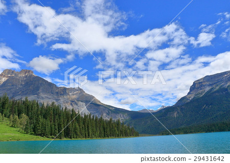 Canadian Rockies: Lake Emerald 29431642