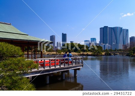 Hamarikyu Gorge Garden Nakajima的Ochaya和摩天大樓 29431722