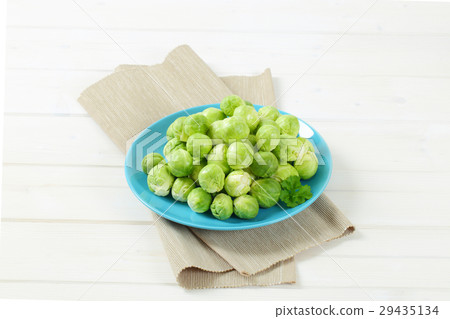 raw Brussels sprouts 29435134