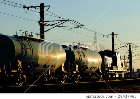 採取日落的油貨車 29437465