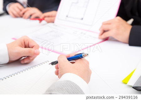 單身男性房地產代理公寓出租公寓介紹房產介紹主頁照片材料客戶身體部位 單身男性房地產代理公寓出租公寓介紹房產介紹主頁照片材料客戶身體部位 29439116