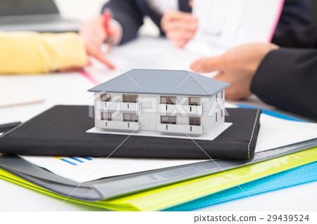 Real Estate Agent Male My Home Plan Housing Consultation Consumption Tax Increase Foreclosure Demand Copy Space Property Introduction 29439524