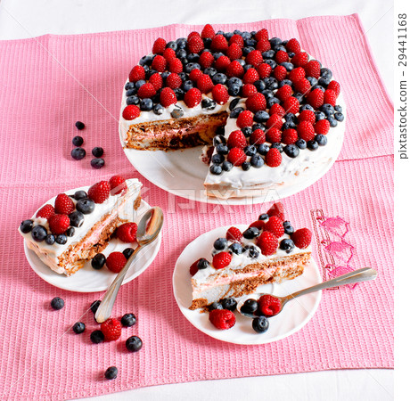 Creamy sweet cake Creamy sweet cake 29441168
