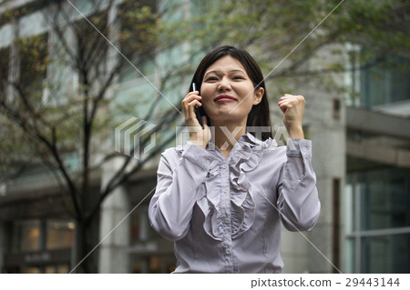 商務女性講電話 太好了 成交 商務女性講電話 太好了 成交 29443144