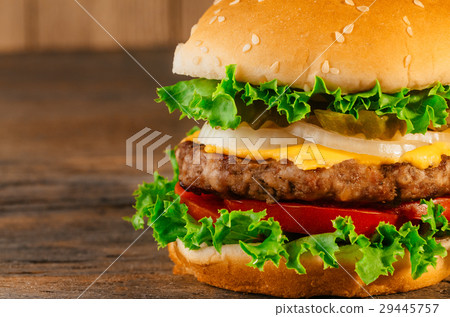 Homemade hamburger with fresh vegetables Homemade hamburger with fresh vegetables 29445757