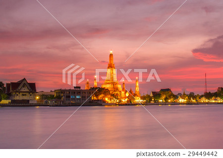 Wat arun night view temple in bangkok 29449442