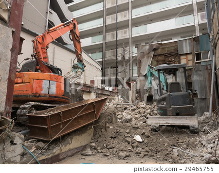 Dismantling work of the building 29465755