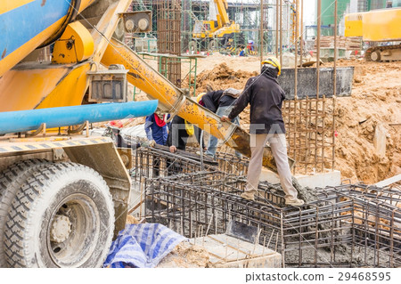 Concrete pouring during concreting floors Concrete pouring during concreting floors 29468595