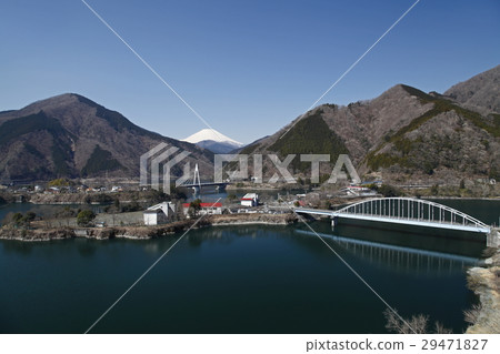 丹澤湖和富士山(美穗壩:山北鎮) 丹澤湖和富士山(美穗壩:山北鎮) 29471827