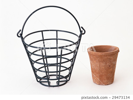 籃子和赤土陶器罐 29473134